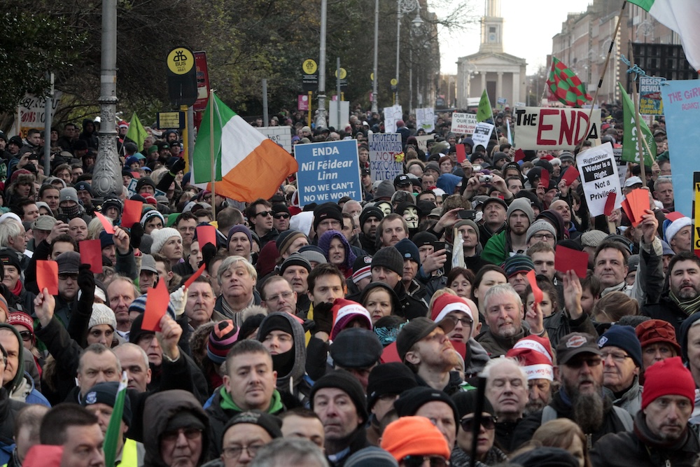 View looking down Merrion Square South towards the Church of St. Stephen (Pepper Canister Church).